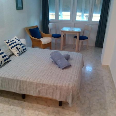 Los Cisnes Beach Studio 100M Playa Apartment Беналмадена Екстериор снимка