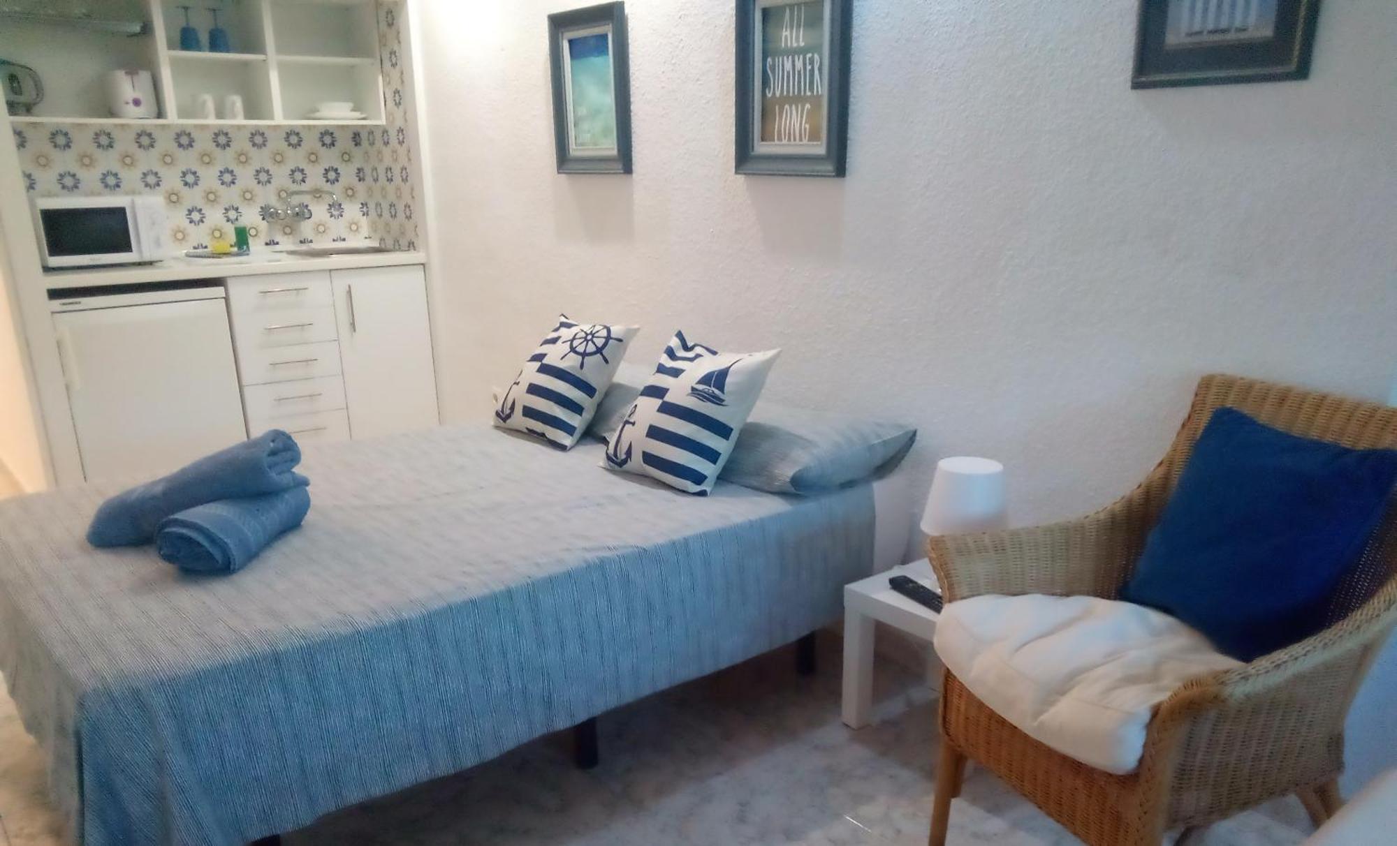 Los Cisnes Beach Studio 100M Playa Apartment Беналмадена Екстериор снимка