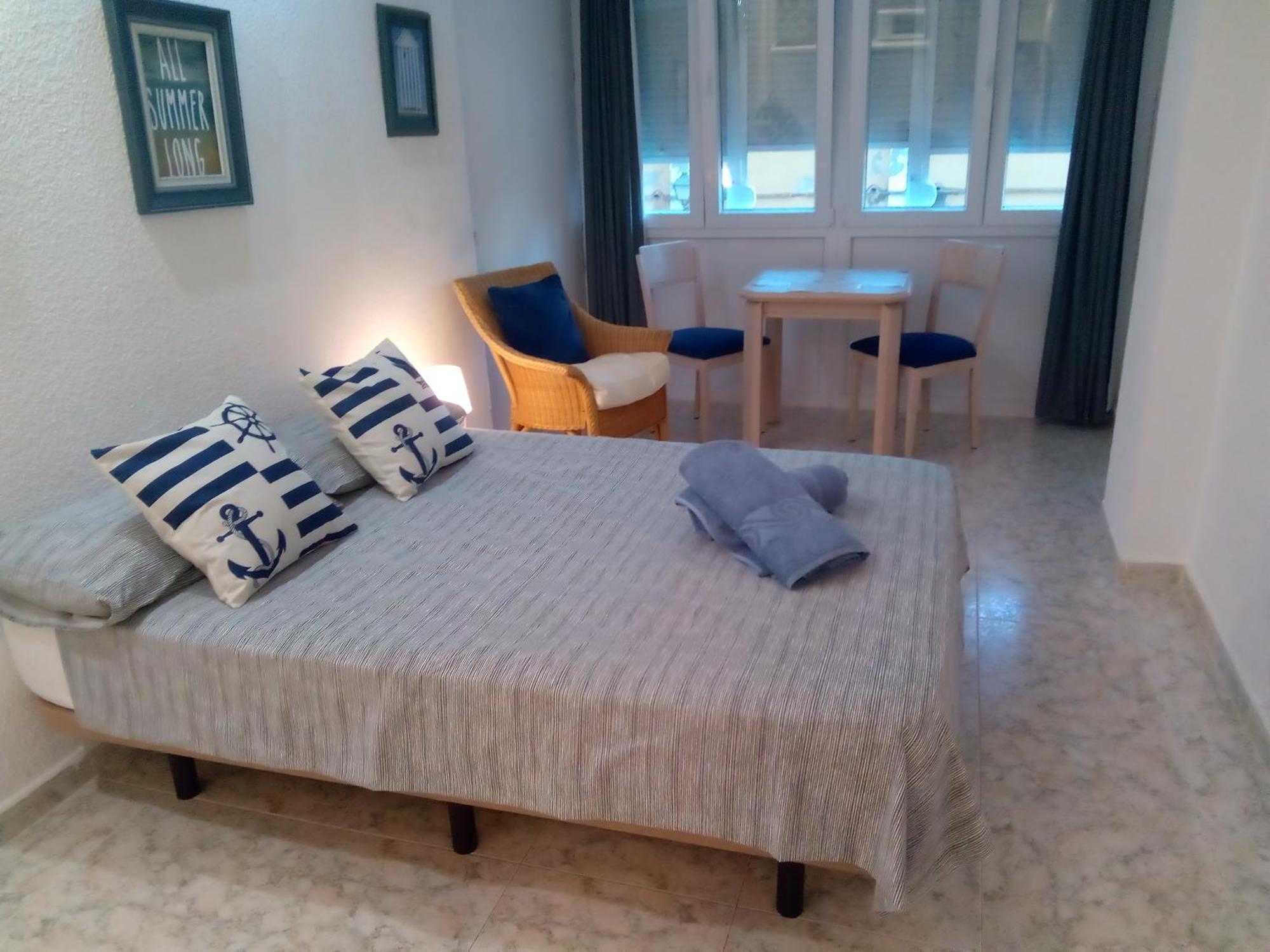 Los Cisnes Beach Studio 100M Playa Apartment Беналмадена Екстериор снимка