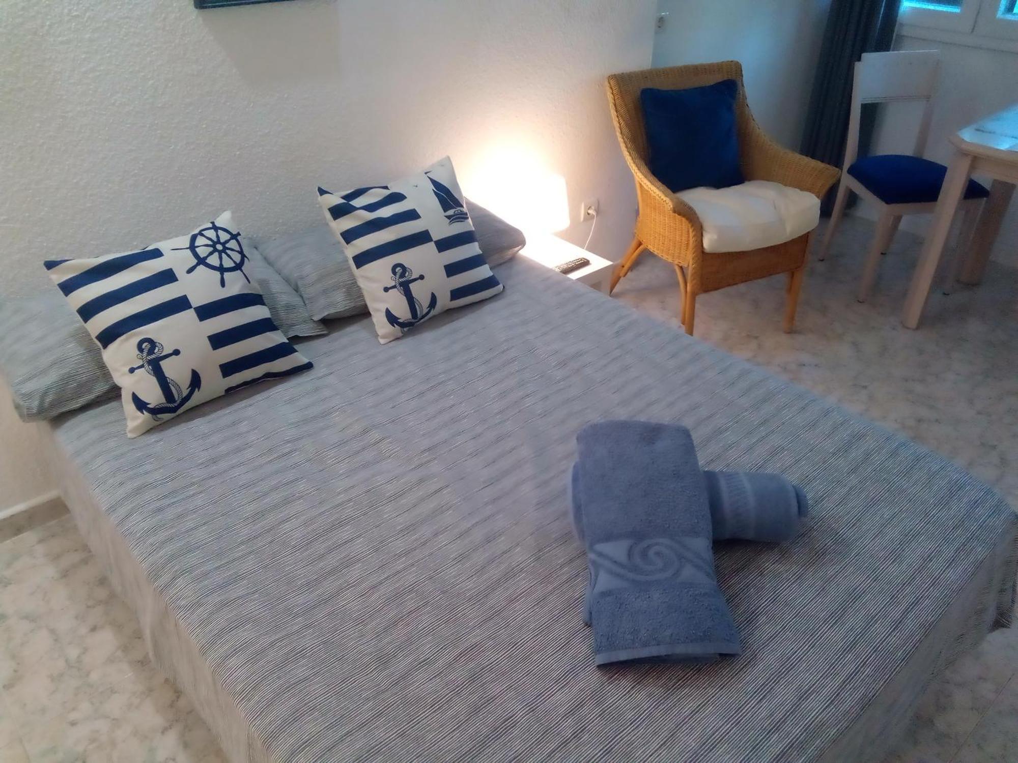 Los Cisnes Beach Studio 100M Playa Apartment Беналмадена Екстериор снимка